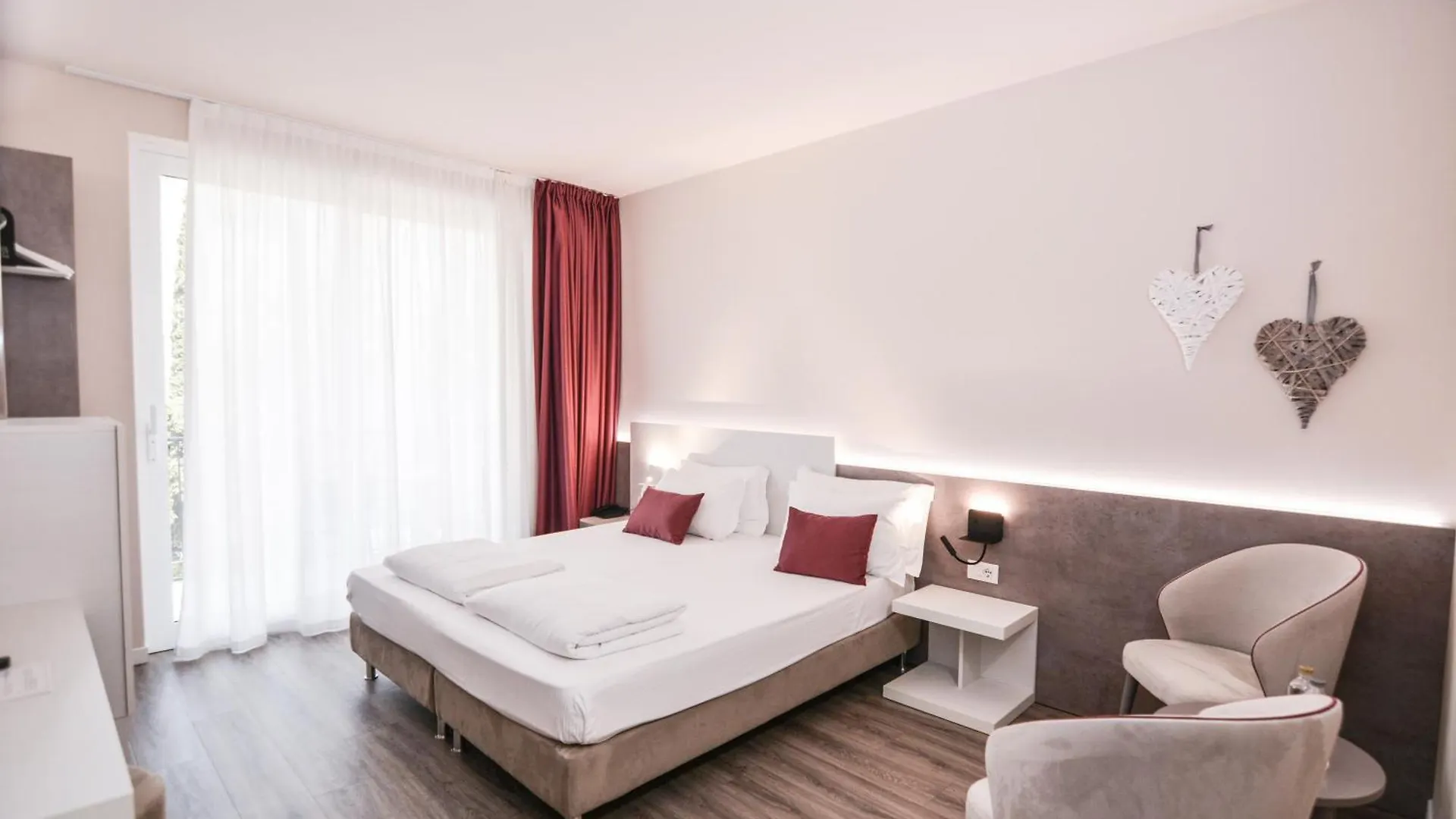 Hotel Oasi Beach Malcesine