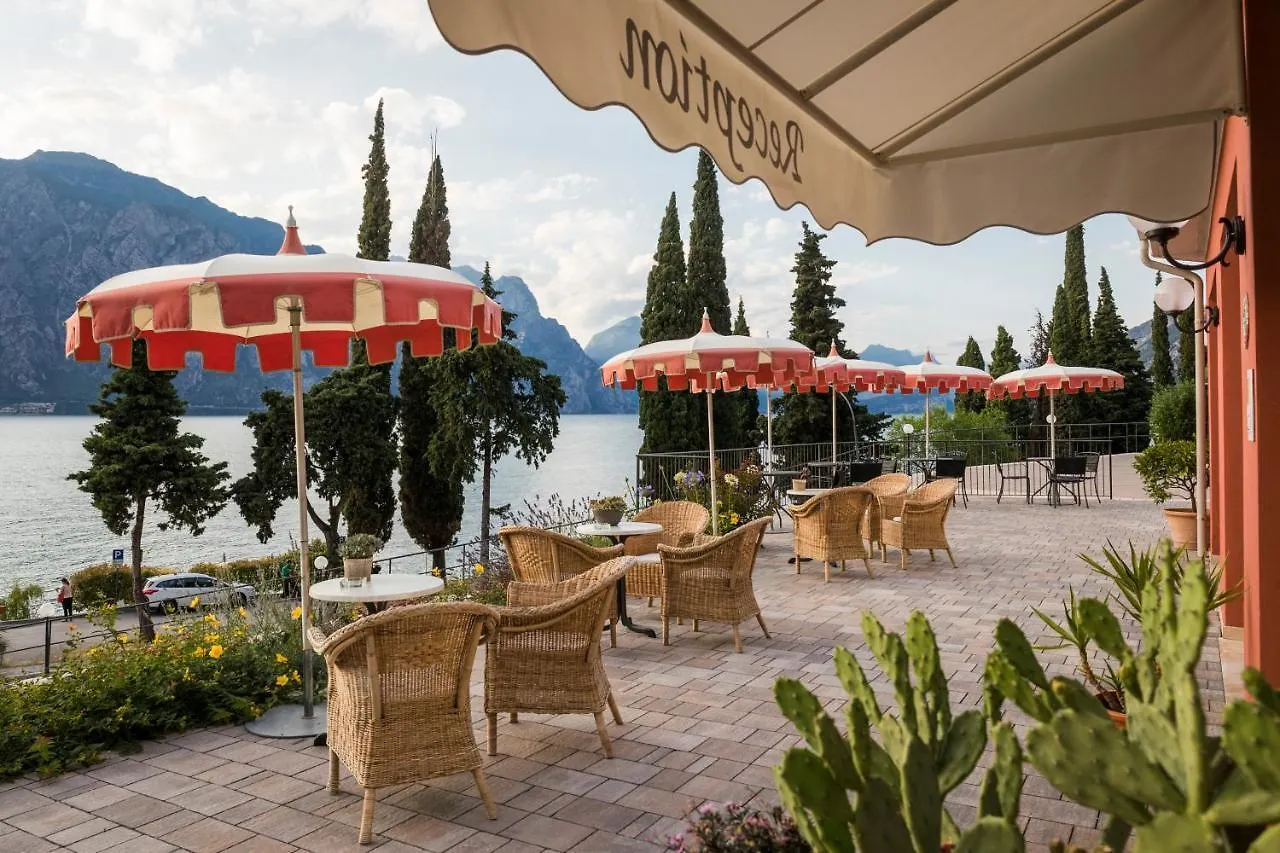 Hotel Oasi Beach Malcesine Italien