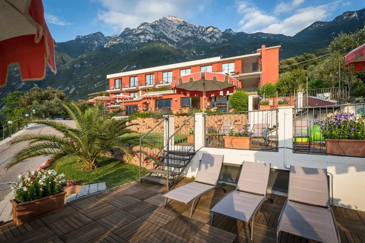 Hotel Oasi Beach Malcesine 3*,  Italien