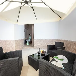 dimora-le-volte.lecce-hotels.com/