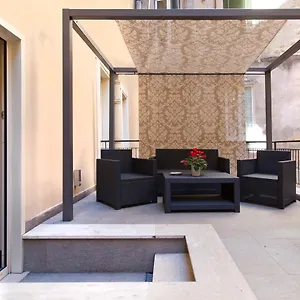 מלון Quirinale Luxury ***