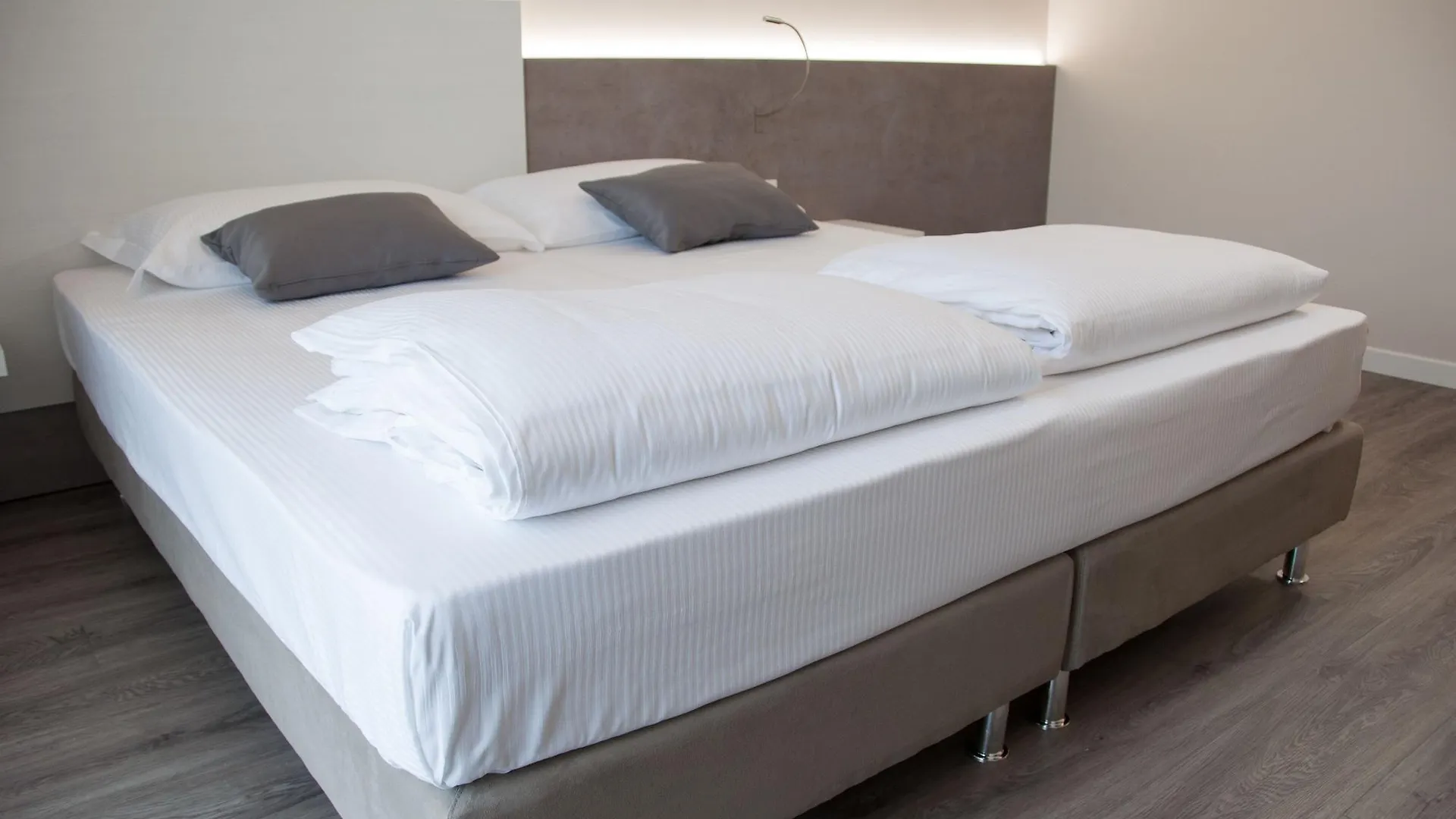 ***  Hotel Oasi Beach Malcesine Italien