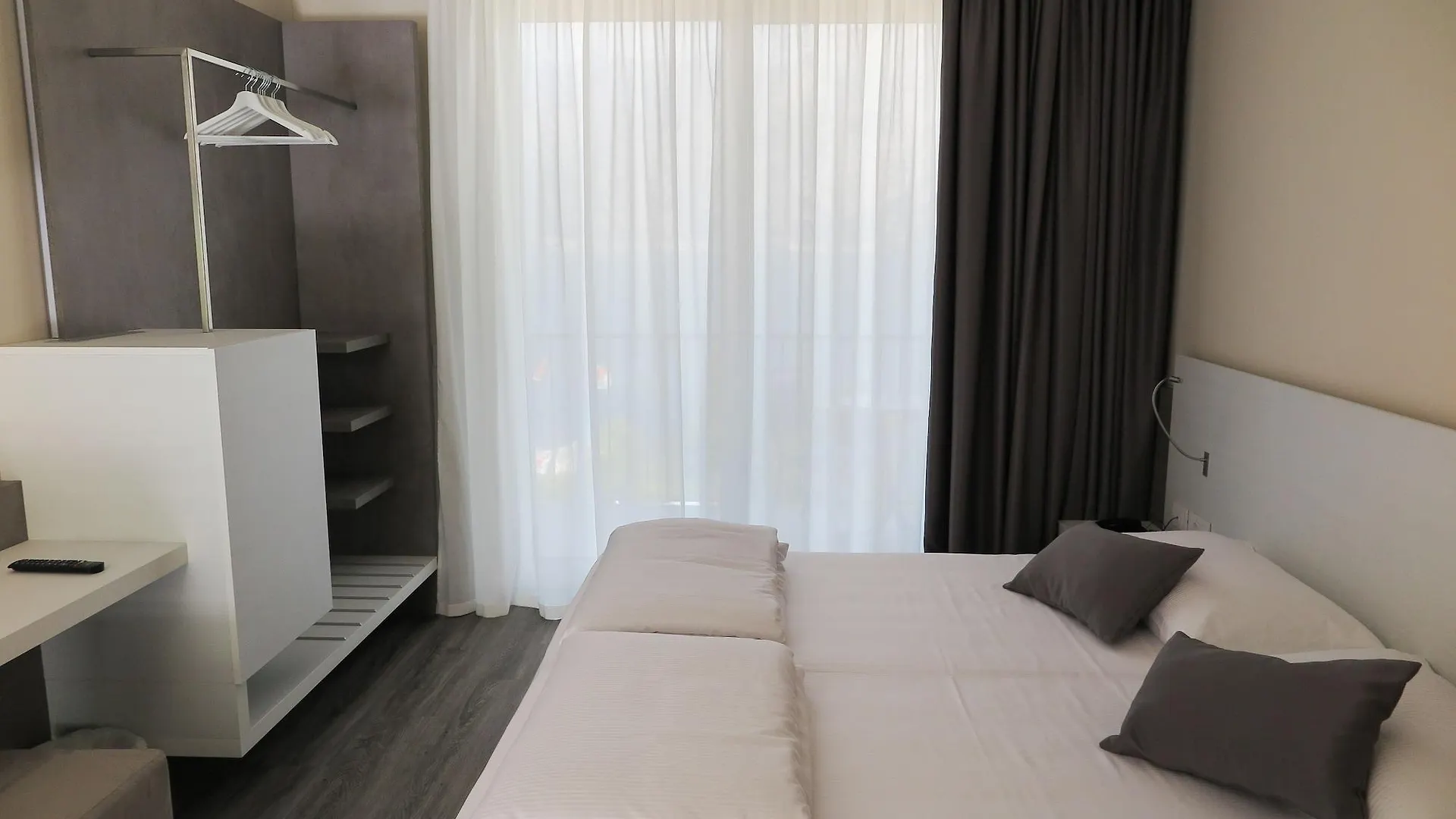 Hotel Oasi Beach Malcesine