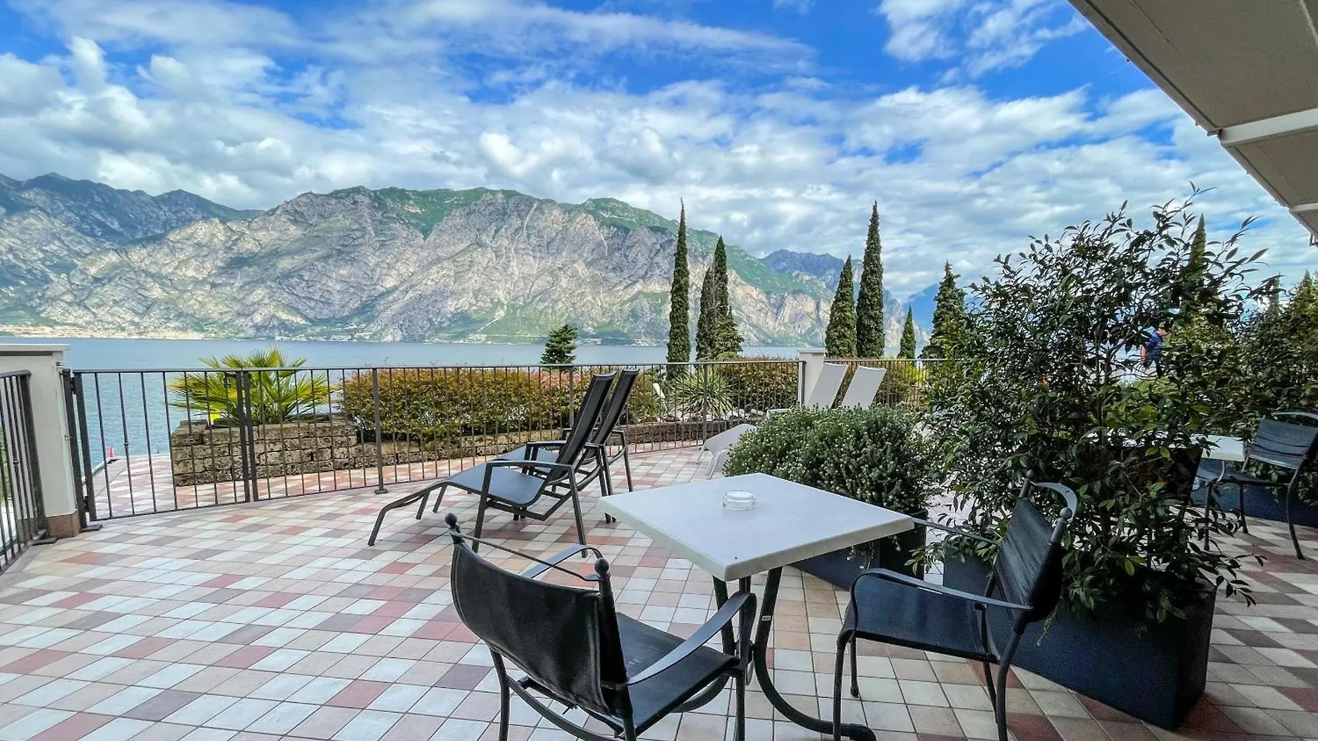 Hotel Oasi Beach Malcesine