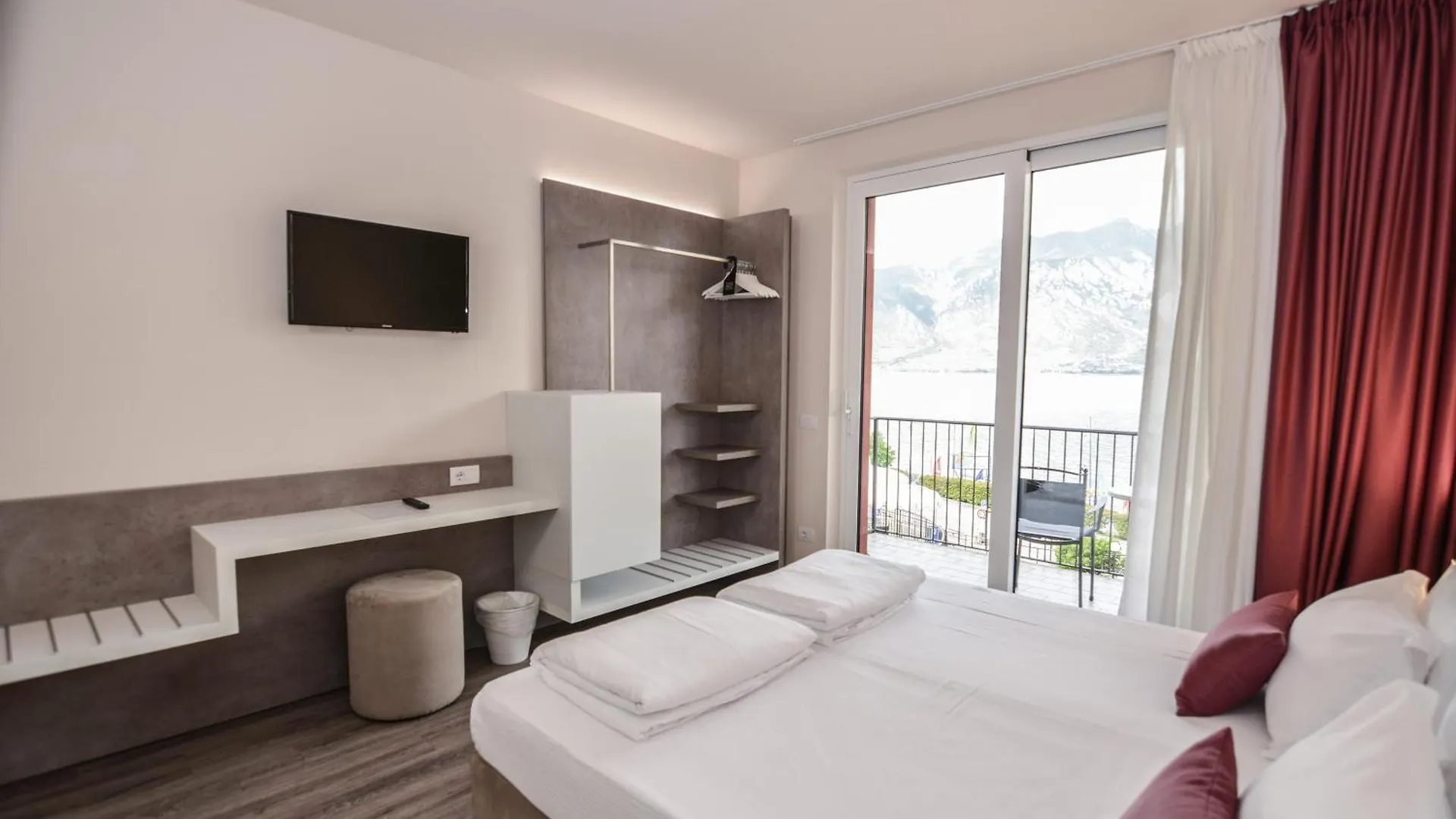 Hotel Oasi Beach Malcesine