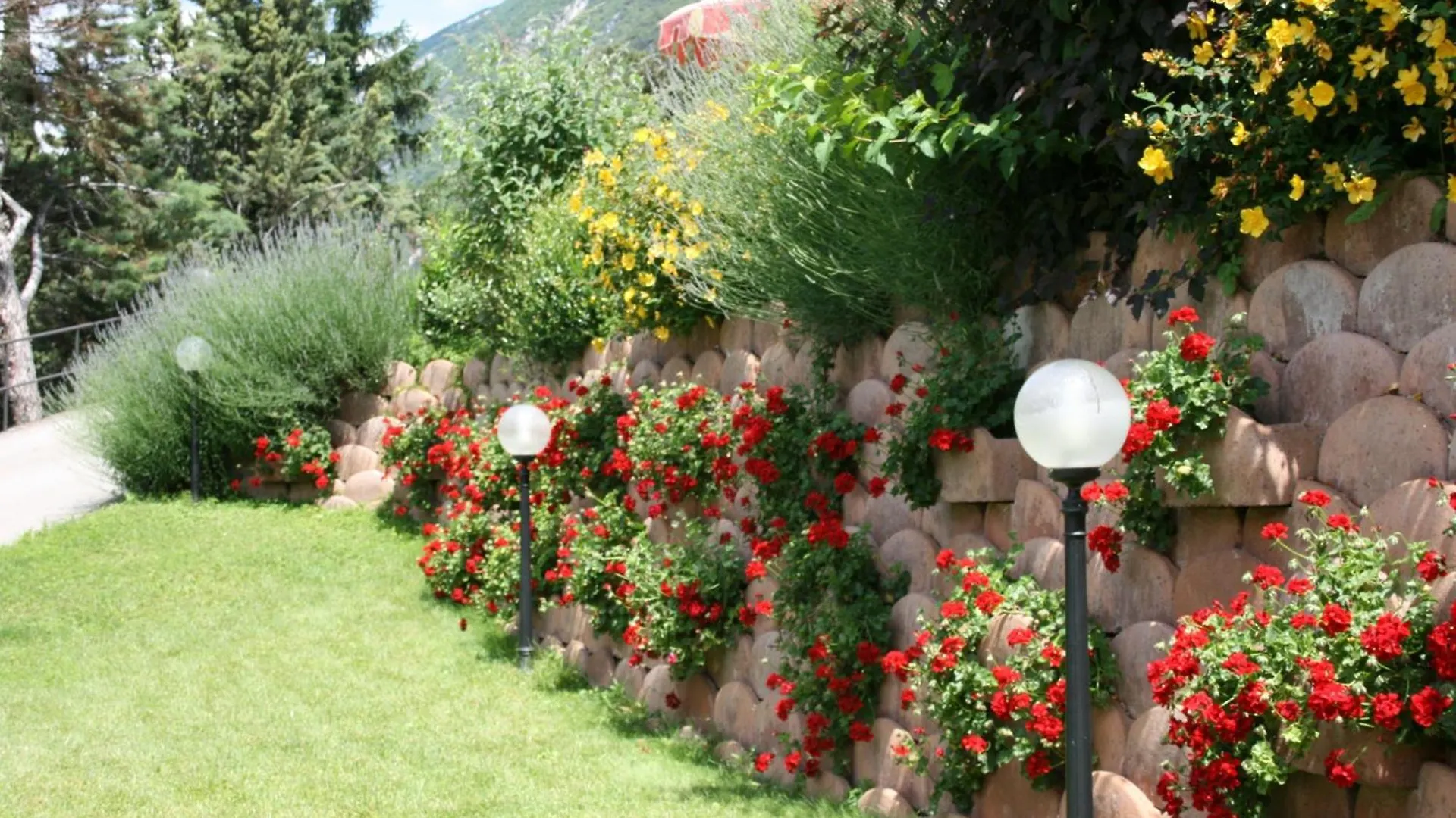 Hotel Oasi Beach Malcesine Italien