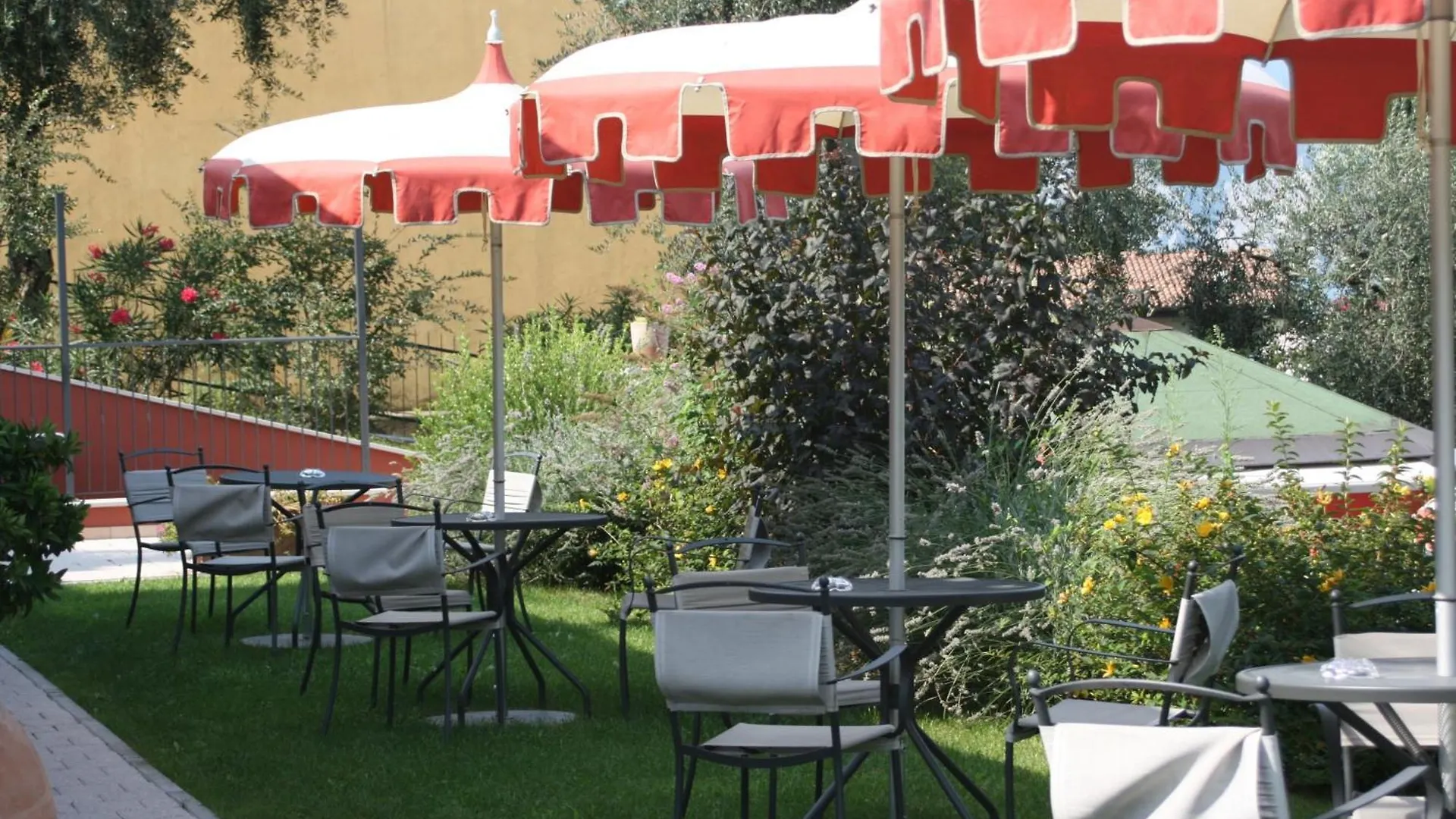 Hotel Oasi Beach Malcesine 3*,  Italien