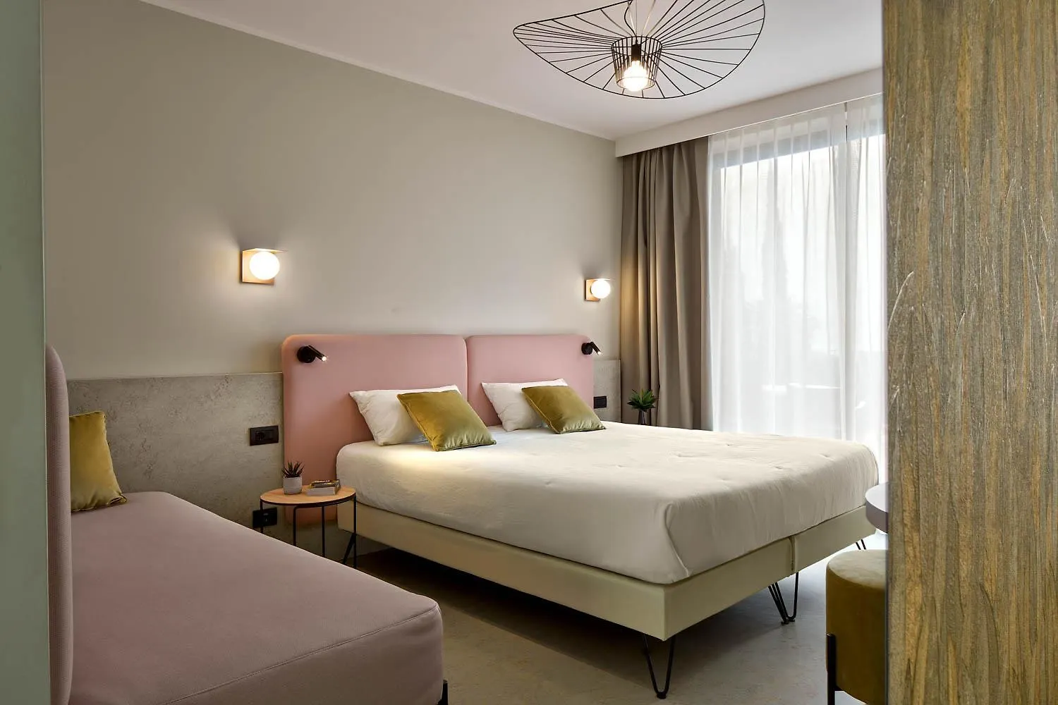 Hotel Oasi Beach Malcesine 3*,  Italien