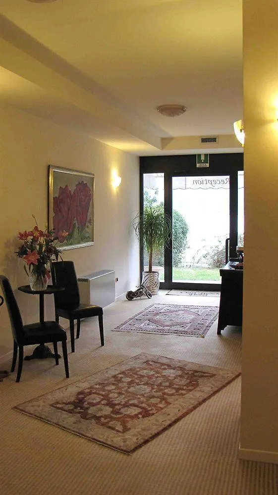 Hotel Oasi Beach Malcesine