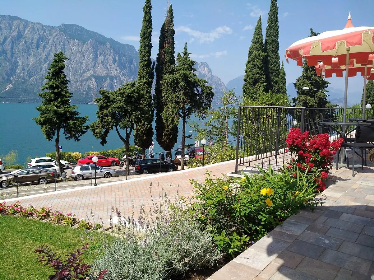 Hotel Oasi Beach Malcesine Italien
