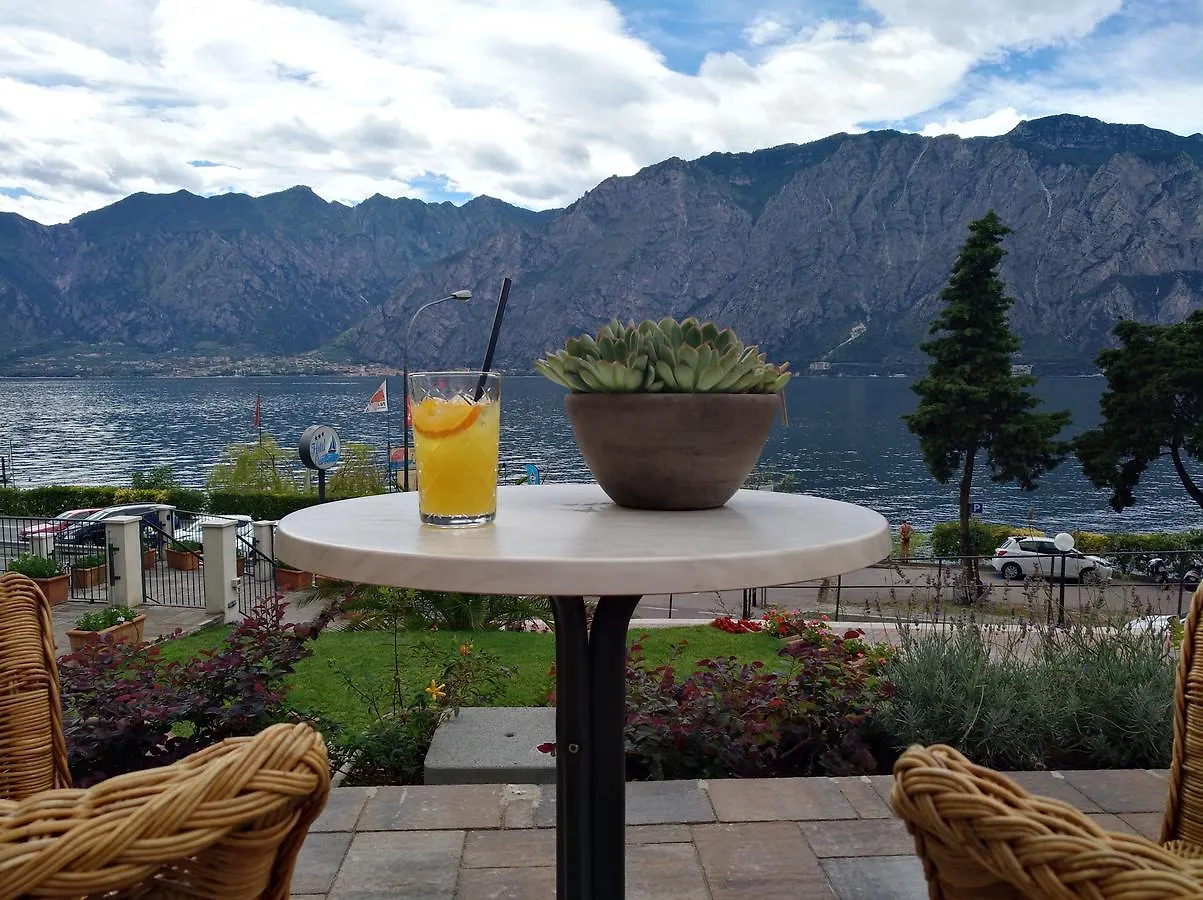 Hotel Oasi Beach Malcesine 3*,  Italien