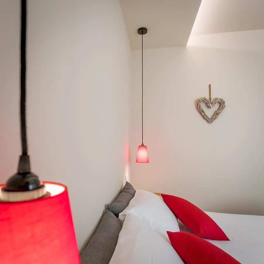 Hotel Oasi Beach Malcesine 3*,