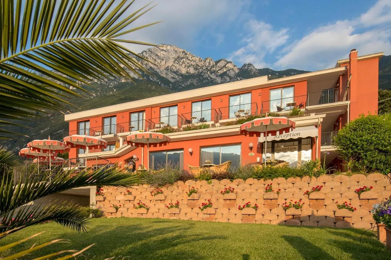 Hotel Oasi Beach Malcesine